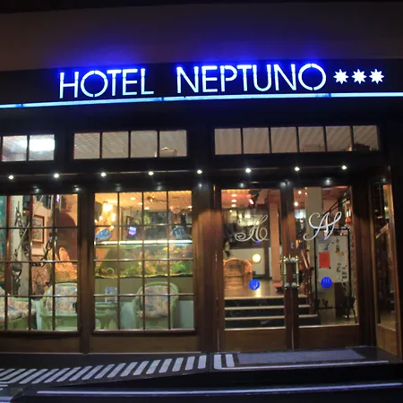 Neptuno & 4 Sup 4*
