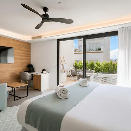 Otel Neptuno & 4 Sup