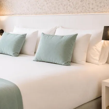 Neptuno & 4 Sup Hotell 4*
