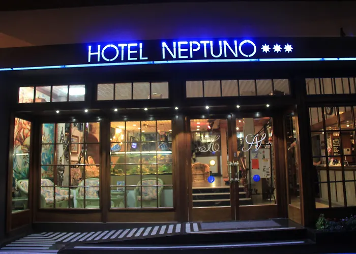 Neptuno & 4 Sup 4*